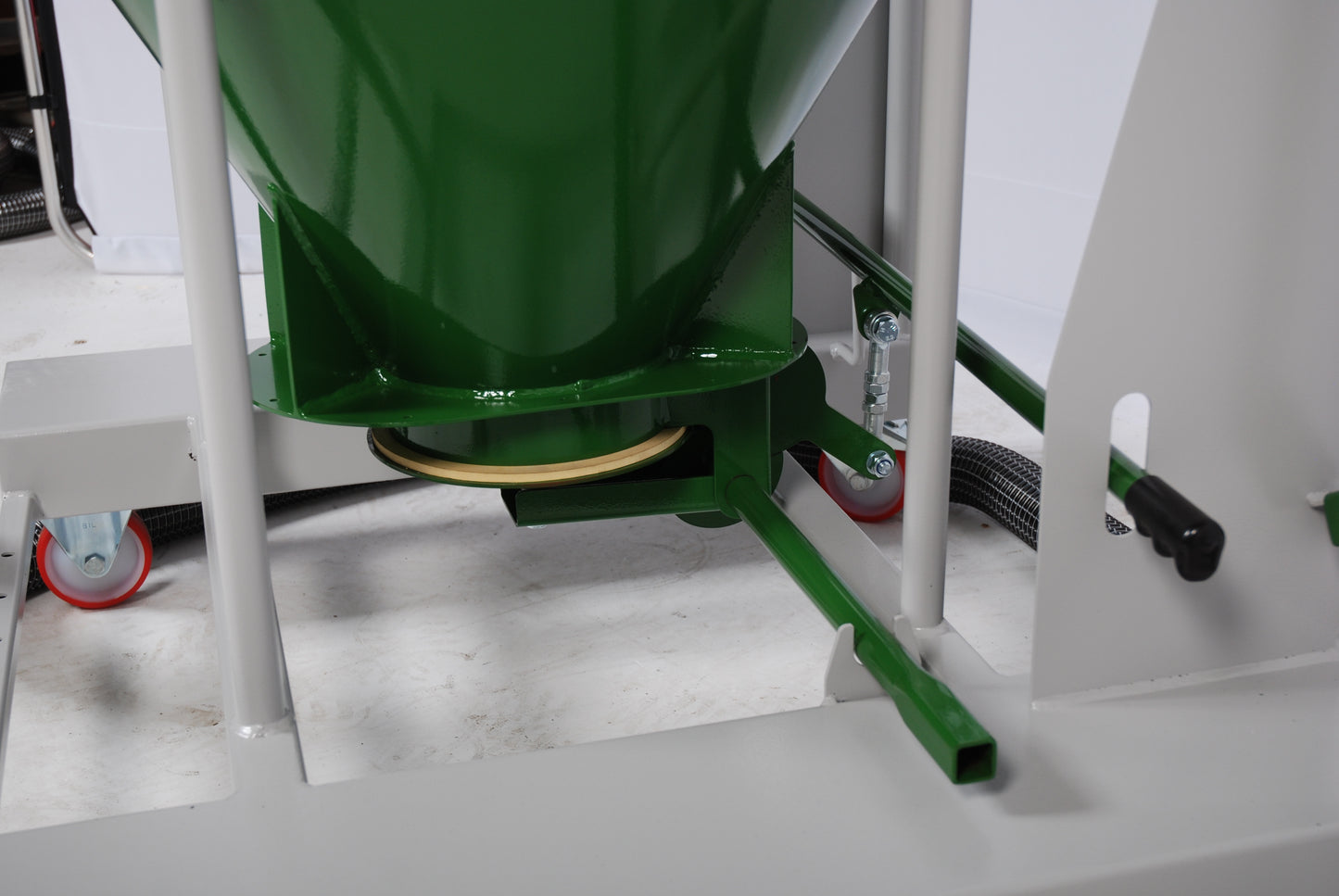 Big Mike Suck & Dump Industrial Vacuum Dry Cone Base